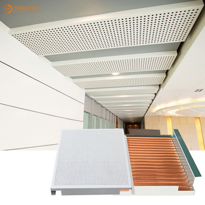 2x2 perforé a suspendu les matériaux commerciaux de Decorational de plafond de mur de bâtiment de plafond de baisse en métal