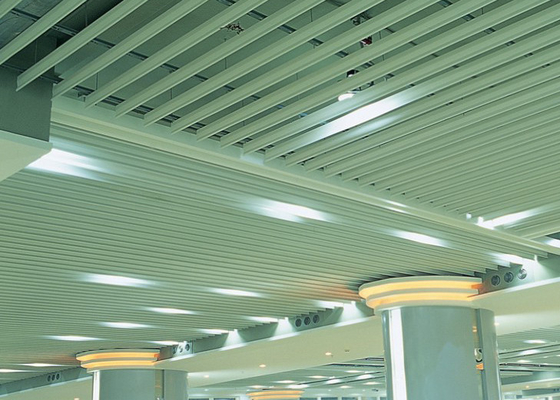 Plafond en aluminium J de cloison de lame embrochable de mode formé pour la métro