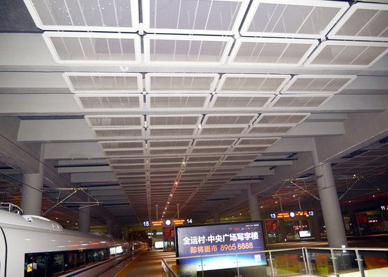 Métal augmenté intérieur de fil de fer galvanisé Mesh Ceiling/panneau en aluminium suspendu argenté