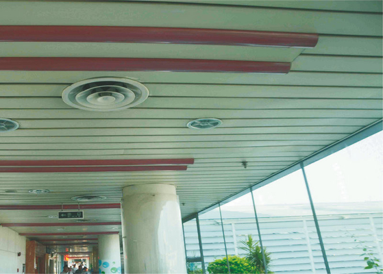 Directement/a taillé la couleur en aluminium en forme de s du plafond RAL de bande de bord pour l'aéroport