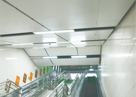 Agrafe carrée en alliage d'aluminium perforé de panneaux de plafond pour l'exposition hall