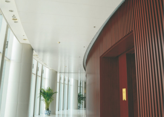 Toit décoratif de haute catégorie d'U-aluminium de profil de plafond ignifuge d'écran pour l'immeuble de bureaux