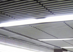 Le plafond rond en aluminium de cuisine de tube couvre de tuiles le panneau en aluminium suspendu de profil en métal, diamètre de 75mm