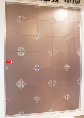 plafond artistique de décoration de 300mm x de 300mm, tuile métallique commerciale de plafond pour des salles de bains