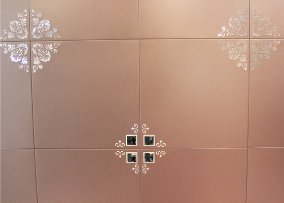 plafond artistique de décoration de 300mm x de 300mm, tuile métallique commerciale de plafond pour des salles de bains