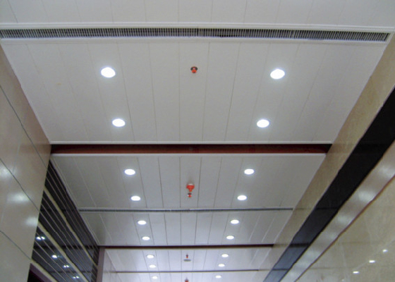 Laissez tomber le panneau en aluminium vers le bas suspendu K de plafond en métal formé/affilez directement pour des halls d'exposition