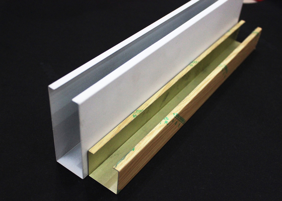 Linéaires en aluminium commerciaux laissent tomber vers le bas des tuiles de plafond en U avec l'épaisseur de 0.8mm