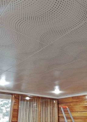 Agrafe en aluminium de plafond de la CE de tuiles de couleur de perforation blanche acoustique de vague dans le plafond pour l'hôtel