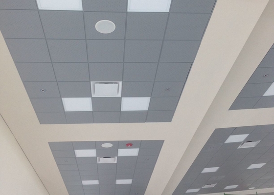 La configuration en acier galvanisée par couleur grise dans le plafond couvre de tuiles 605 x 605mm pour l'aéroport
