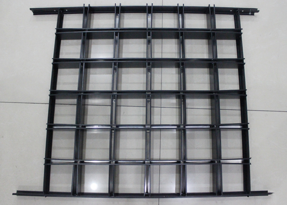 La vue de barre de T installée a suspendu le plafond en métal/tuiles en aluminium de plafond de grille