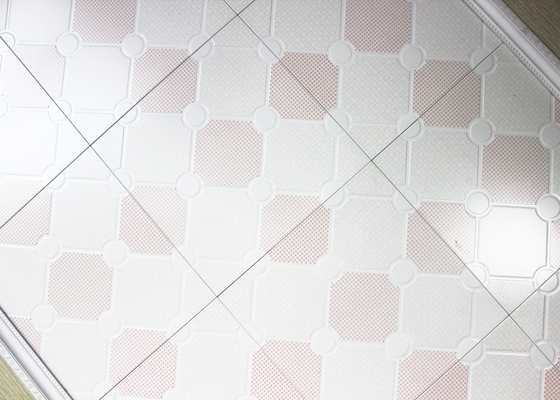 Tuiles artistiques de plafond de modèle géométrique, agrafe imperméable durable dans le plafond