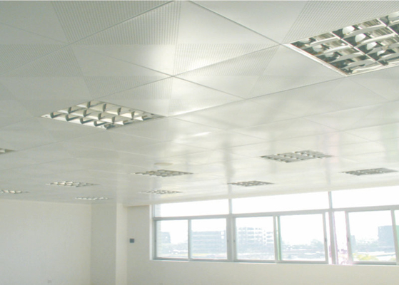 Agrafe carrée en alliage d'aluminium perforé de panneaux de plafond pour l'exposition hall